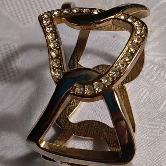 ( Any 2 for $12 )Goldtone rinestone bracelet - Picture 2 of 6